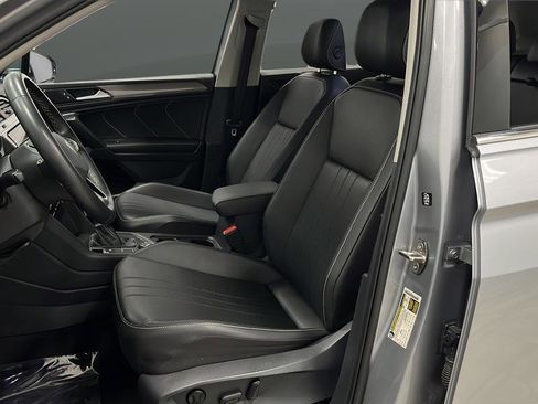 Used 2024 Volkswagen Tiguan SE AWD/4WD image 9