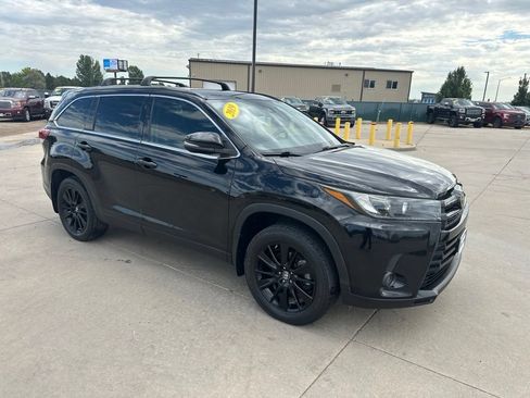 Used 2019 Toyota Highlander SE AWD/4WD image 40