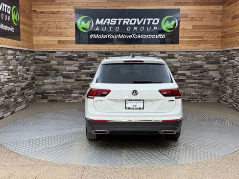 Used 2021 Volkswagen Tiguan SE w/ Panoramic Sunroof Package AWD/4WD image 8