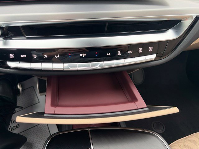 Used 2026 Cadillac Lyriq Signature Luxury w/ Nappa Leather Package AWD/4WD image 34