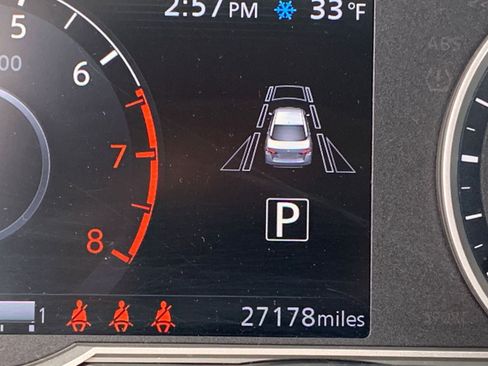 Used 2025 Nissan Versa SV w/ Trunk Package image 38