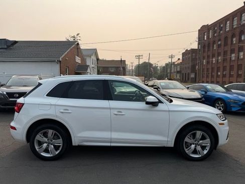 Used 2019 Audi Q5 2.0T Premium w/ Convenience Package AWD/4WD image 4