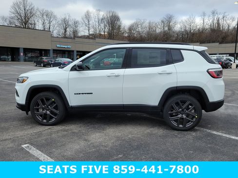 New 2026 Jeep Compass Latitude image 8