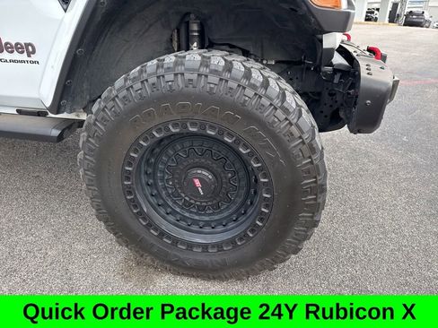 Used 2024 Jeep Gladiator Rubicon image 2