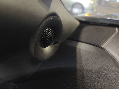 Used 2025 Toyota Sienna XLE Woodland Edition image 11