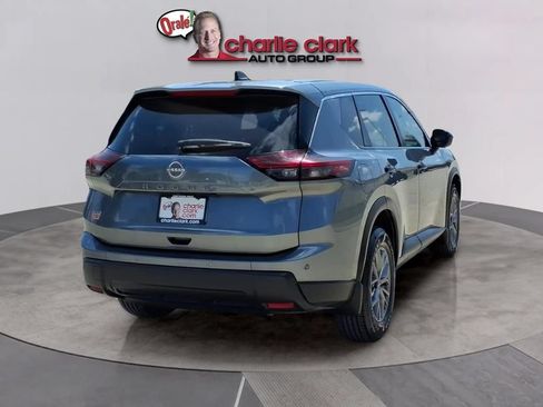 Used 2024 Nissan Rogue S FWD image 5