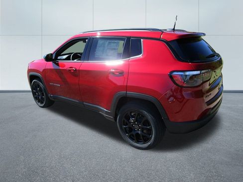 New 2026 Jeep Compass Latitude image 3