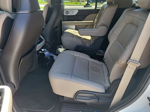 Used 2024 Lincoln Navigator Reserve AWD/4WD image 5