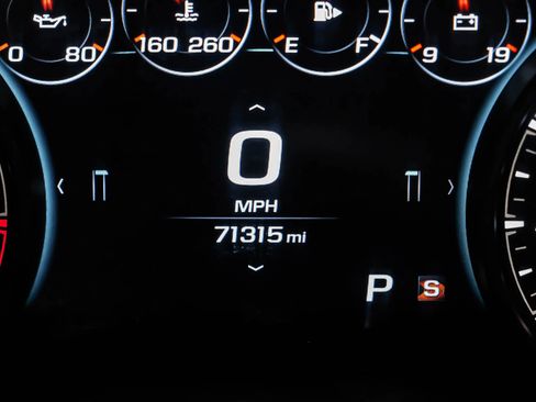 Used 2018 Chevrolet Camaro LT RWD image 20