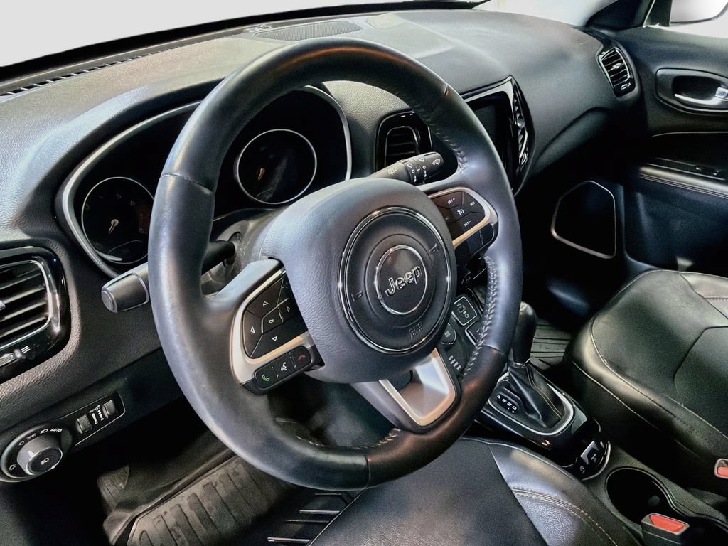 Used 2018 Jeep Compass Limited w/ Navigation Group AWD/4WD image 11
