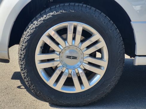 Used 2014 Lincoln Navigator L 2WD image 10