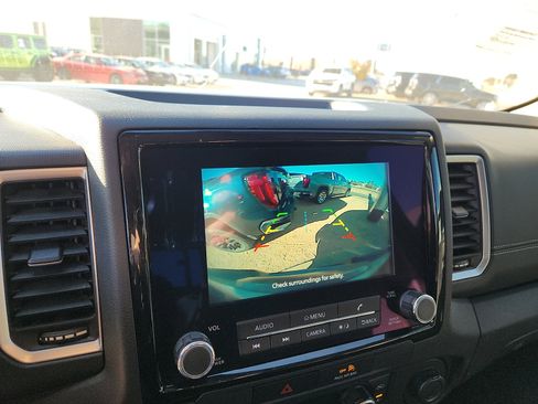 Used 2022 Nissan Frontier SV w/ Technology Package image 18