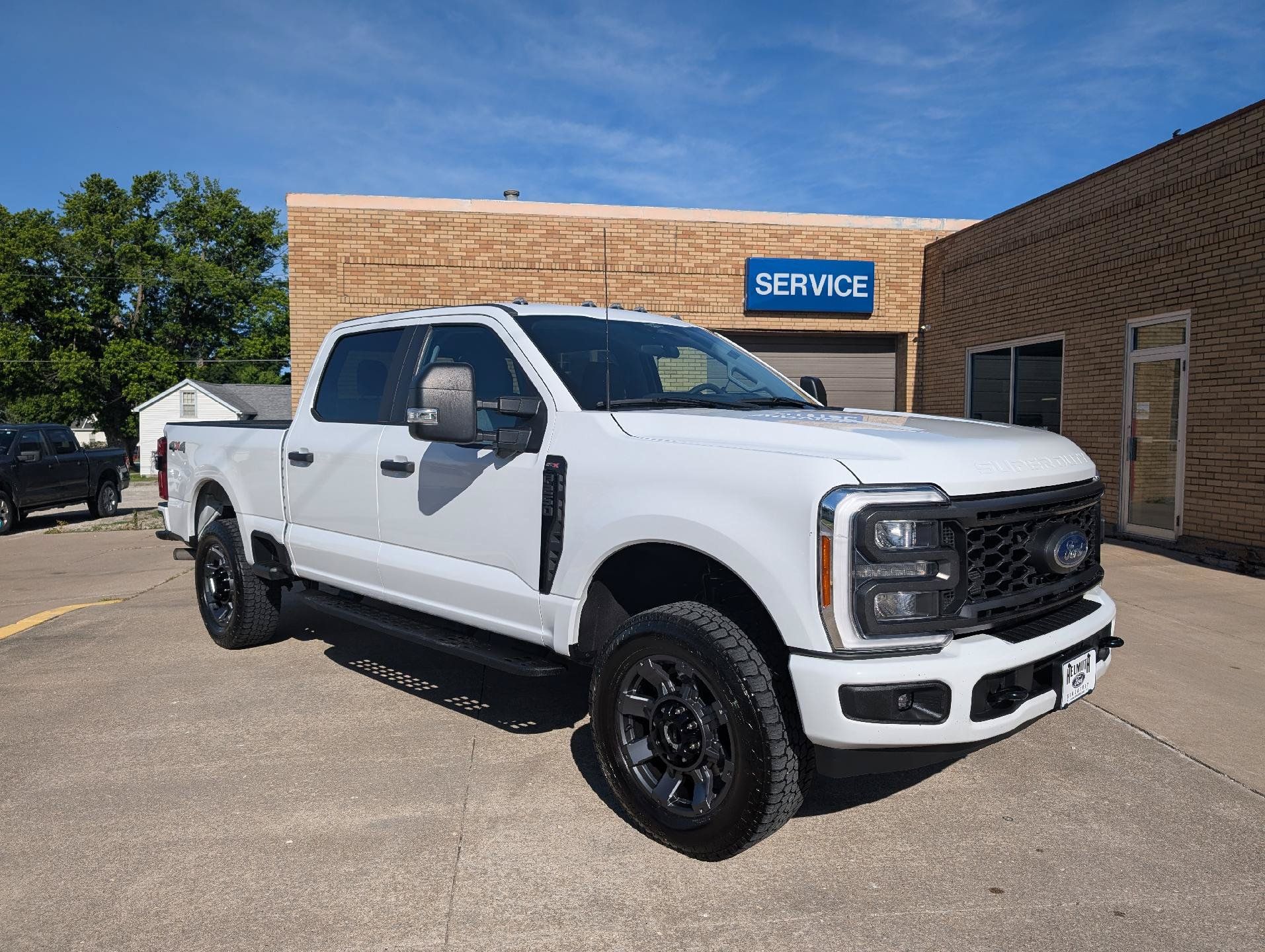 Used 2023 Ford F250 XL w/ STX Appearance Package AWD/4WD image 4