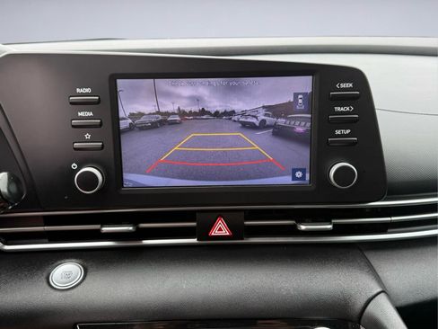 Used 2021 Hyundai Elantra SEL FWD image 22