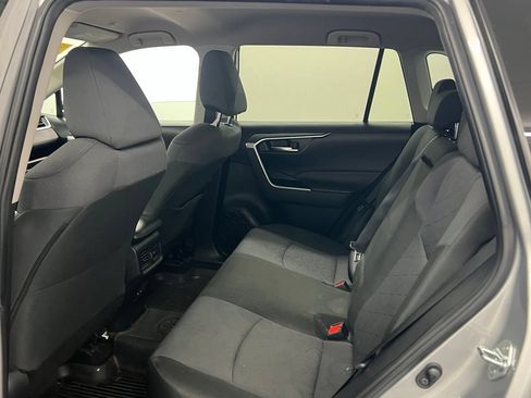 Used 2025 Toyota RAV4 XLE FWD image 10
