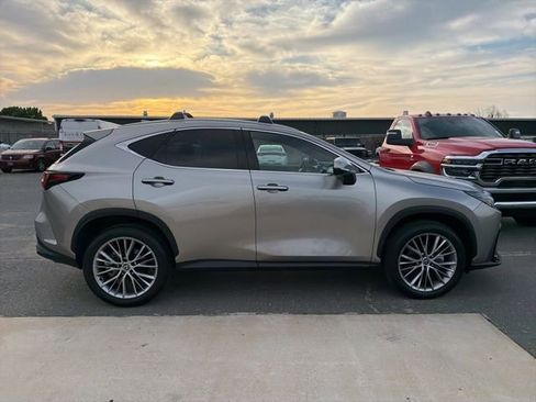 Used 2025 Lexus NX 350 AWD w/ Accessory Package (2T) image 4