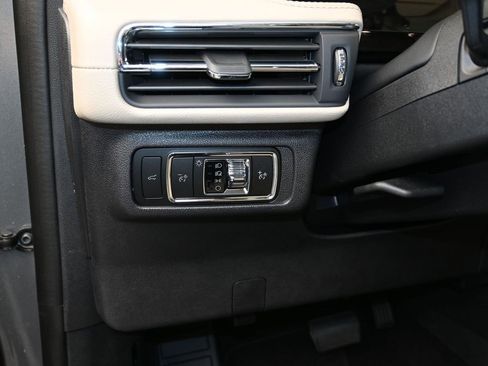 Used 2025 Lincoln Corsair FWD image 13