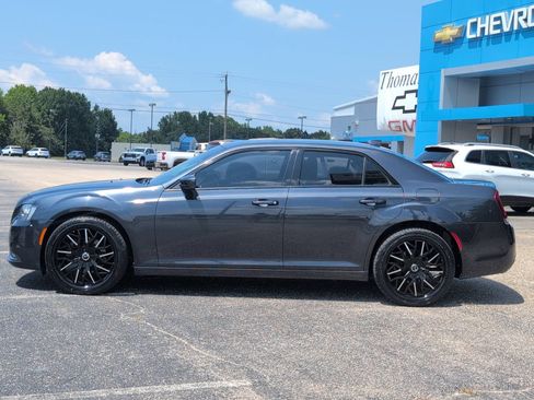 Used 2019 Chrysler 300 S AWD/4WD image 2