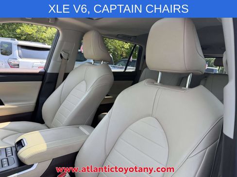 Used 2022 Toyota Highlander XLE AWD/4WD image 20