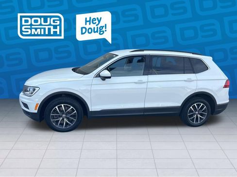 Used 2020 Volkswagen Tiguan SE AWD/4WD image 1