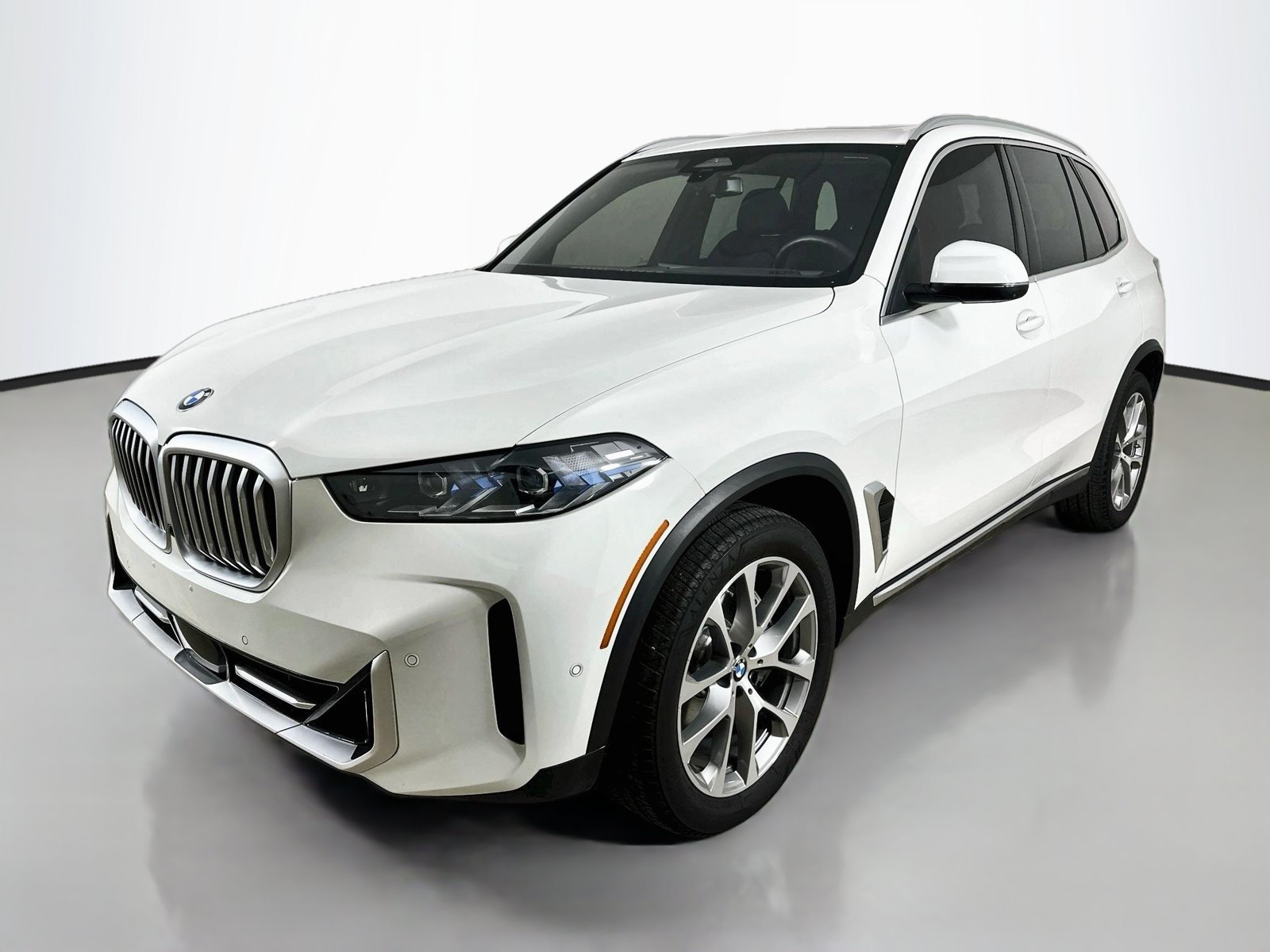Used 2025 BMW X5 xDrive40i w/ Parking Assistance Package AWD/4WD image 1