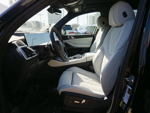 New 2026 BMW X5 xDrive50e w/ Executive Package image 10