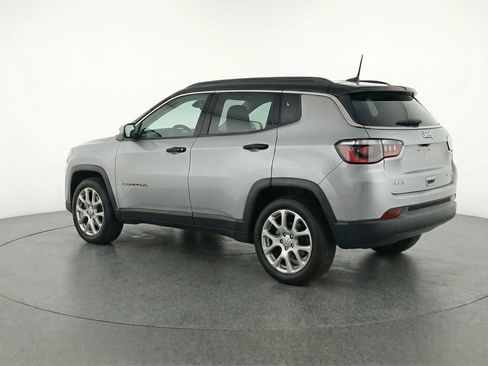 Used 2025 Jeep Compass Limited AWD/4WD image 6