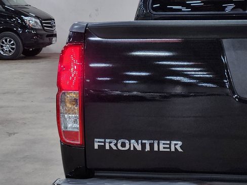 Used 2017 Nissan Frontier SL image 20