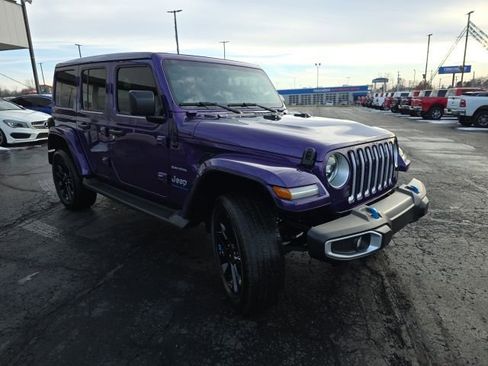 Used 2023 Jeep Wrangler Unlimited Sahara w/ Cold Weather Group image 9