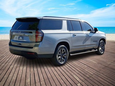 Certified 2023 Chevrolet Suburban Z71 w/ Luxury Package AWD/4WD image 6