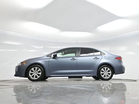 Used 2025 Toyota Corolla LE image 7