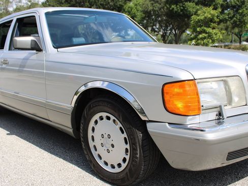 Used 1990 Mercedes-Benz 300 SE image 26