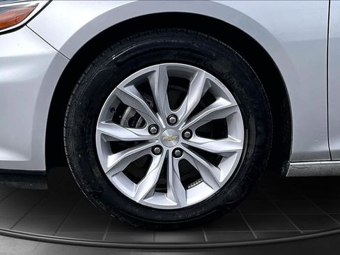 Used 2021 Chevrolet Malibu LT image 8