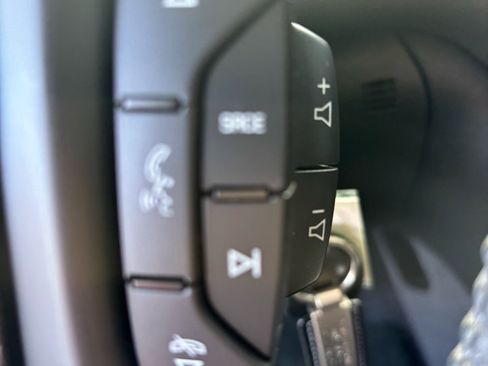 Used 2011 Buick Enclave CXL image 15