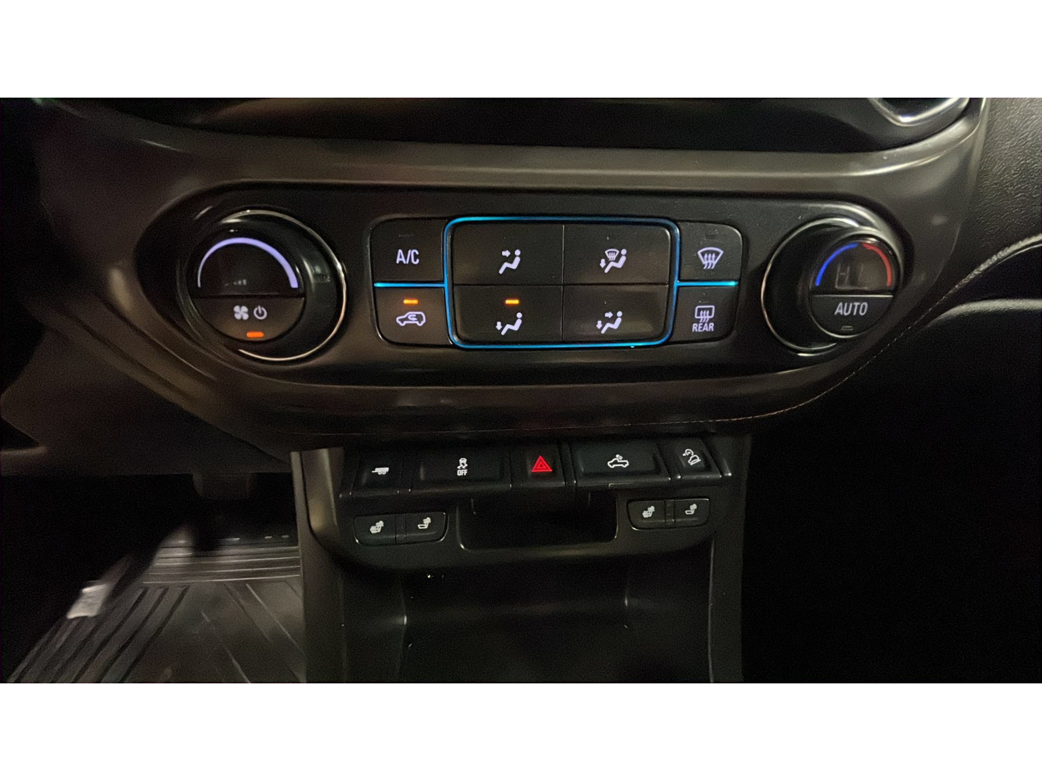Used 2021 GMC Canyon AT4 w/ Trailering Package AWD/4WD image 11