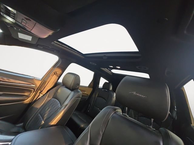 Used 2023 Buick Enclave Avenir w/ Avenir Technology Package AWD/4WD image 12
