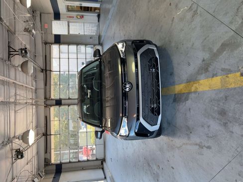 Used 2025 Volkswagen Taos SE image 21