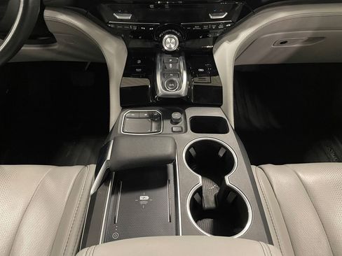 Used 2024 Acura MDX SH-AWD w/ Advance Package image 11