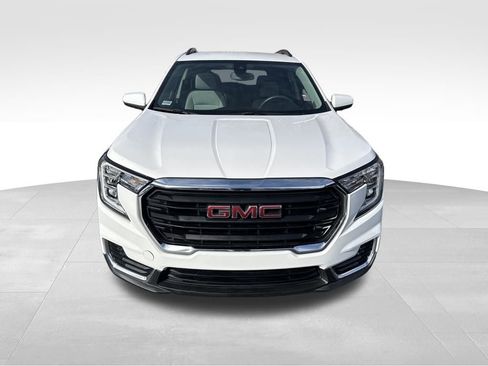 Used 2022 GMC Terrain SLE w/ Driver Convenience Package image 8