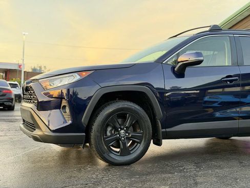 Used 2019 Toyota RAV4 XLE w/ All Weather Liner Package AWD/4WD image 7