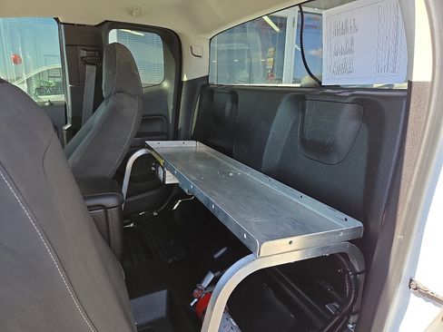 Used 2022 Chevrolet Colorado LT w/ Fleet Safety Package image 5