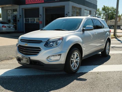Used 2017 Chevrolet Equinox LT w/ Convenience Package FWD image 1