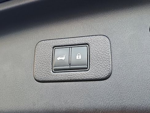 Certified 2022 Nissan Armada Platinum w/ Captain's Chairs Package image 38