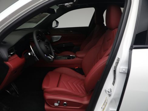 New 2026 Maserati Grecale Modena image 13