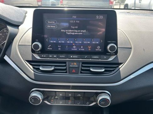 Used 2025 Nissan Altima 2.5 S FWD image 12