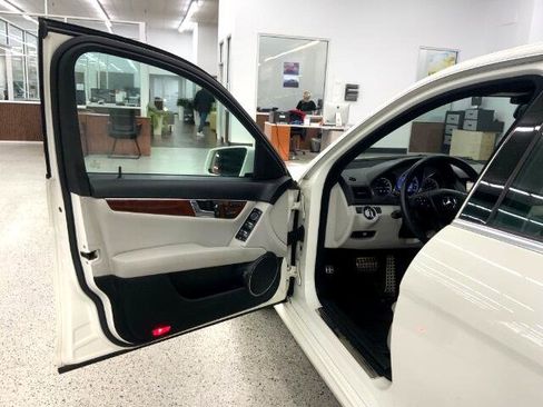 Used 2011 Mercedes-Benz C 300 Sedan image 29