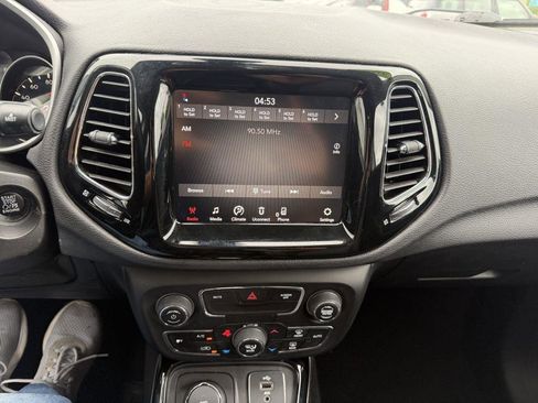Used 2020 Jeep Compass Latitude FWD image 15