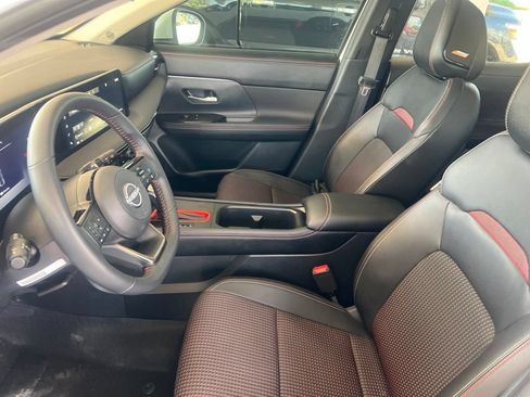 Used 2025 Nissan Kicks SR w/ SR Premium Package AWD/4WD image 4