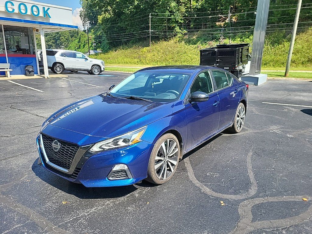 Used 2021 Nissan Altima 2.5 SR w/ SR Premium Package AWD/4WD image 2