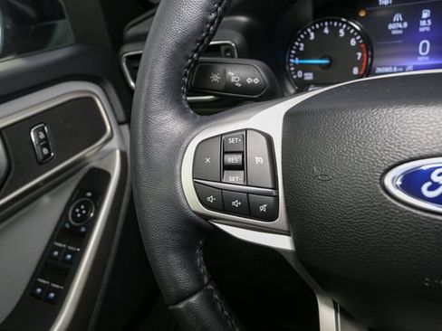 Used 2023 Ford Explorer XLT w/ Equipment Group 202A AWD/4WD image 31
